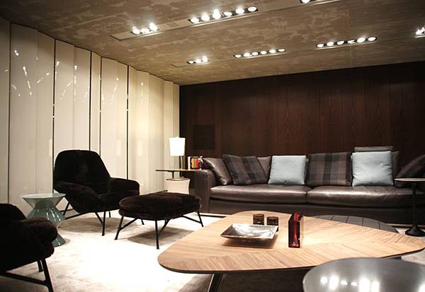 Minotti04-b-minotti-salone.jpg