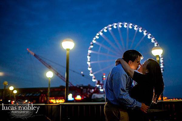 seattle_ferris_wheel_engagement_photography.jpg