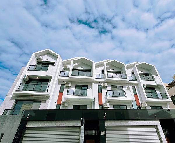 【台南 安平住宿推薦 】衡定理包棟民宿 燈塔Villa |海