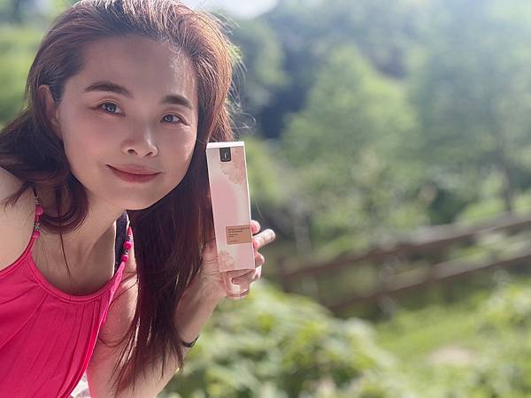 喚醒沉睡的肌膚 POETRYDANI詩丹妮 美跡鎖水精華 試用