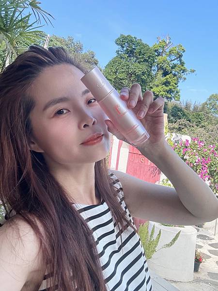 喚醒沉睡的肌膚 POETRYDANI詩丹妮 美跡鎖水精華 試用