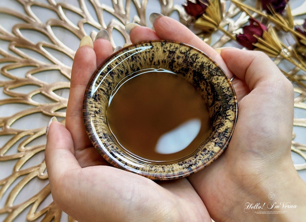 芳茲滴雞精｜芳茲日月養生滴雞精｜常溫滴雞精開箱｜常溫滴雞精推薦｜無腥味滴雞精推薦品牌｜滴雞精送禮推薦｜芳茲評價｜芳茲滴雞精評價