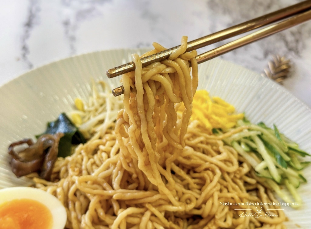 蔬味平生雙醬纖拌麵｜夏日輕食｜蒟蒻麵推薦｜蒟蒻麵料理｜蒟蒻麵食譜｜低醣飲食｜低醣食譜｜減醣餐｜低卡料理｜懶人料理｜全素拌麵｜蔬味平生評價｜雙醬纖拌麵好吃嗎