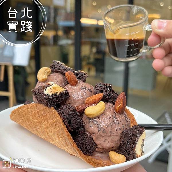 LINE_ALBUM_A2H_221121_8 LINE_ALBUM_A2H_221121_8