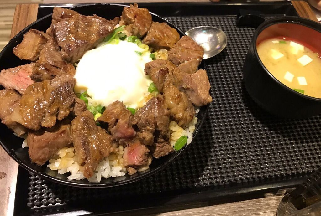 丼飯 