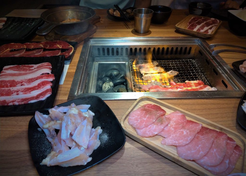 [食記] 高雄 老司機-瓶裝啤酒暢飲x燒肉吃到飽