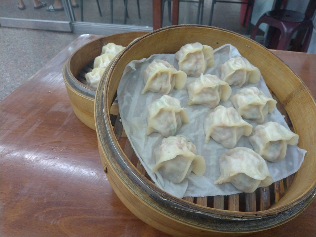[食記] 王記蒸餃-只賣蒸餃跟小菜 65現點現包