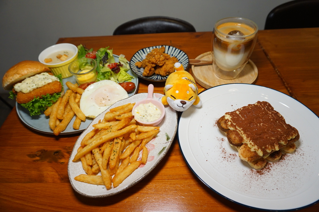 [食記] 柴田生活-為了柴犬店長來開家咖啡廳