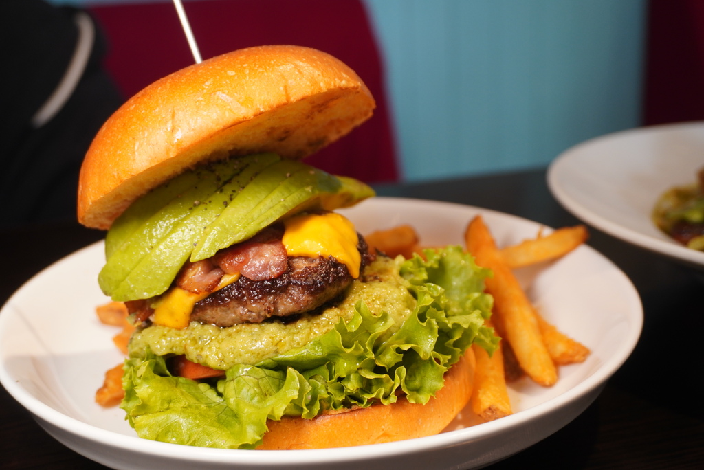 [食記] LOVSS 樂漢堡-三多商圈低調的手做漢堡店