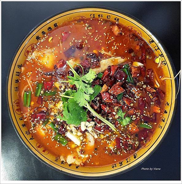 18-10-28-14-08-30-571_deco.jpg 18-10-28-14-08-30-571_deco.jpg