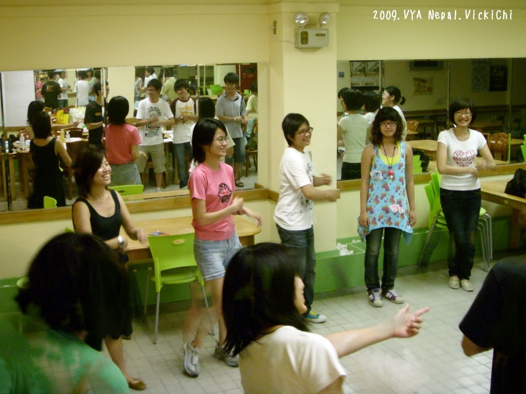 /tmp/phpug00ye /tmp/phpug00ye