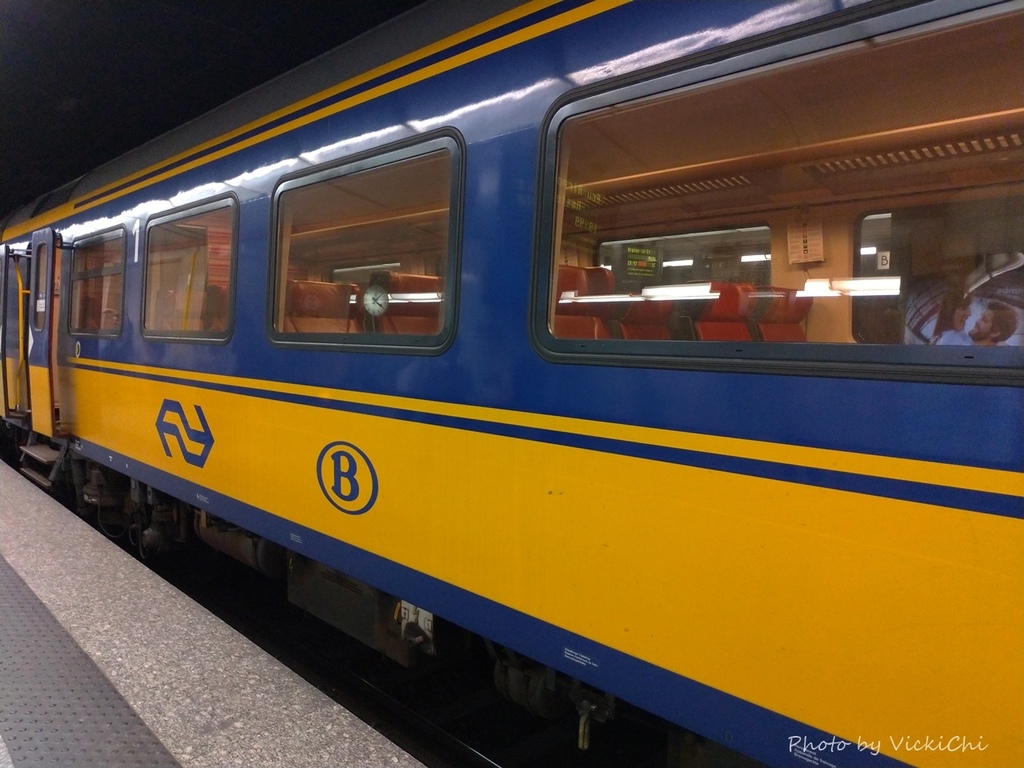 /tmp/phpdgyQ6b /tmp/phpdgyQ6b