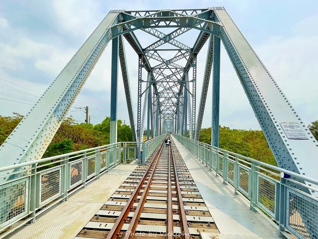 /tmp/phpdQPDlY /tmp/phpdQPDlY