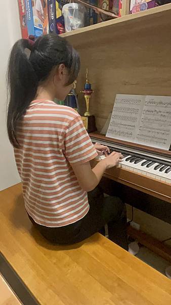 12Y妹妹亞太菁英盃鋼琴比賽第一名