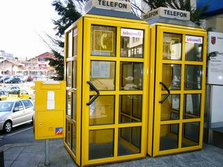 電話亭.黃色郵筒