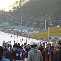 滑雪場人滿為患