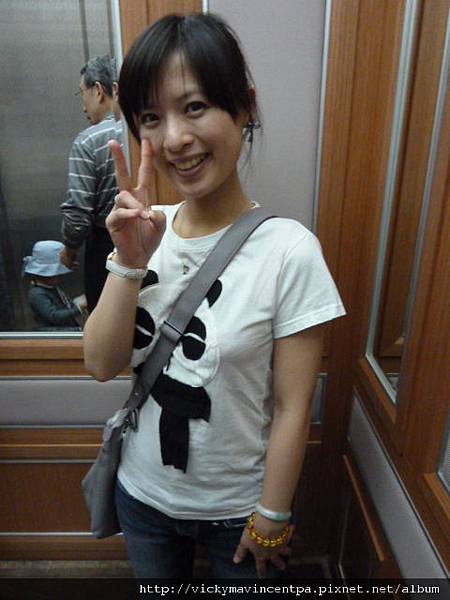 CHK-IN後出發逛Mall去!!