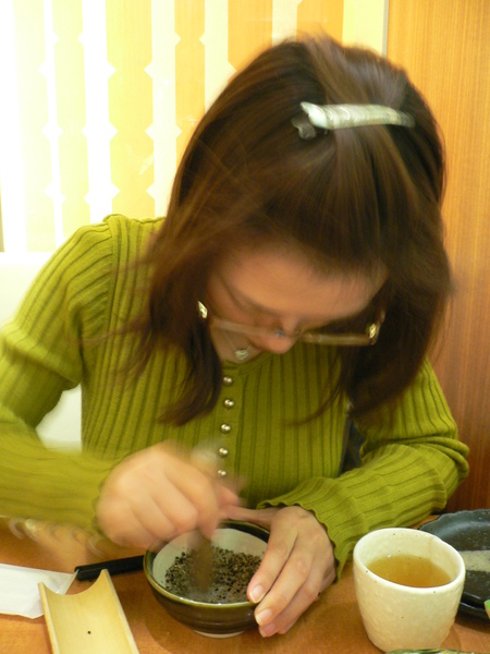 正在努力磨ㄚ磨的麻麻