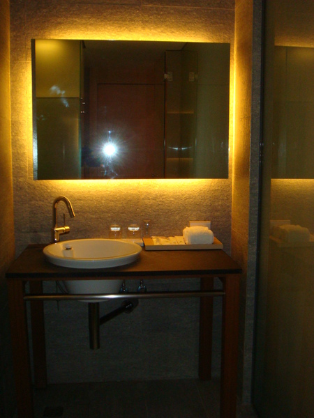 浴室跟廁所是分開的