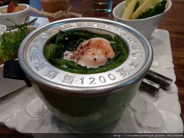 用大同小電鍋裝荷包蛋耶 XD