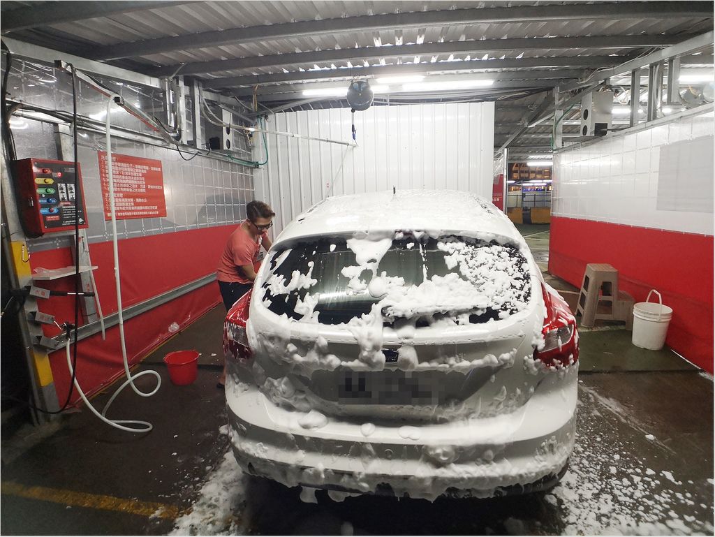高雄自助洗車推薦 金鑽自助洗車 300秒高壓水槍94狂 場所寬敞明亮 打蠟鍍膜通通有 設備超齊全 Miss V 痞客邦 高雄自助洗車推薦 金鑽自助洗車 300秒高壓水槍94狂 場所寬敞明亮 打蠟鍍膜通通有 設備超齊全 Miss V 痞客邦
