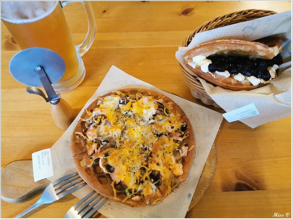 【高雄美食】Oh!Mia歐米芽鬆餅屋~銅板價格珍珠厚奶茶鬆餅!有甜有鹹任你點!