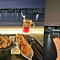 美食配夜景.jpg