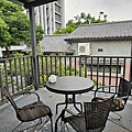 batch_747920_0.jpg