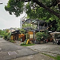 batch_747923_0.jpg