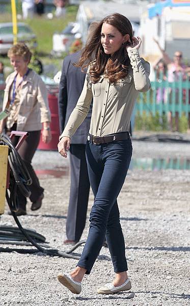 118249360-Kate-Middleton-jeans