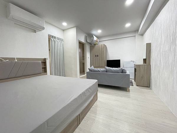 英士公園2間套房488萬⭐全新裝潢+傢俱電⭐有陽台衛浴開窗