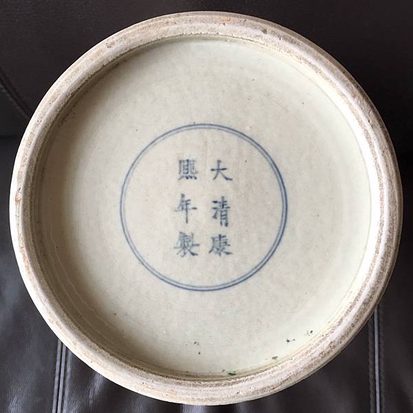 IMG_5293  五彩瓷開光花果魚鳥紋觀音瓶 圈足.jpg