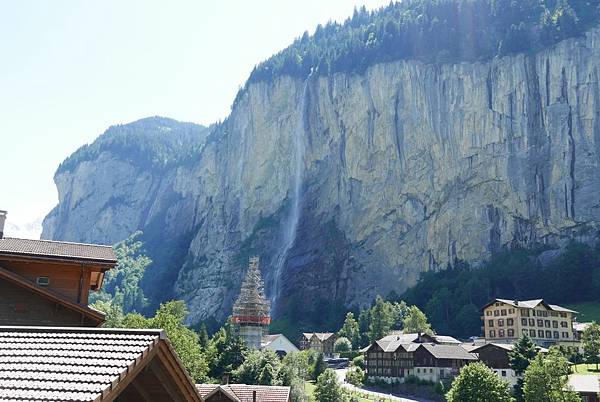 1080716_P08_勞特布魯嫩(Lauterbrunnen)小鎮_04_結果.JPG