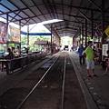 Mae Klong鐵道市場的月台