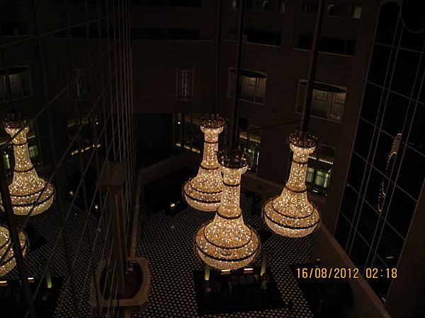 Lobby 吊燈2
