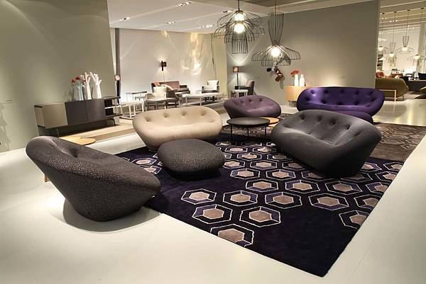 Ligne Roset (Victoria Worldwide Inc) Ligne Roset (Victoria Worldwide Inc)