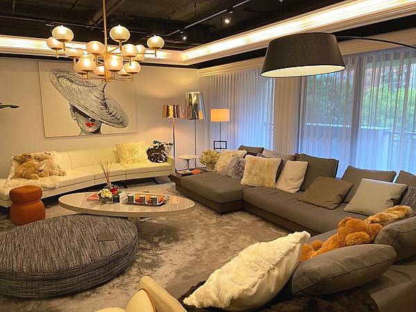 Victoria Worldwide Showroom (維多利亞國際VIP展示間) Victoria Worldwide Showroom (維多利亞國際VIP展示間)