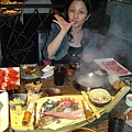 滿桌的日本料理與海鮮，吃的真爽！