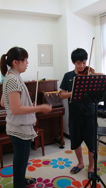 維克多音樂教室 學生上課實錄 小提琴