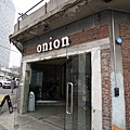 首爾聖水洞工業風咖啡店cafe-onion-카페어니언003.jpg