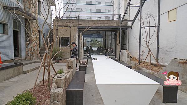 首爾聖水洞工業風咖啡店cafe-onion-카페어니언028.jpg