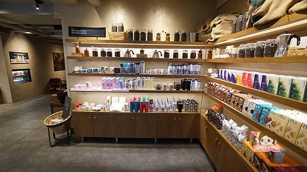 韓國星巴克STARBUCKS 스타벅스第1000店首爾清潭STAR店 (46).jpg