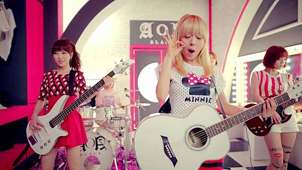 AOA BLACK - MOYA mv-7