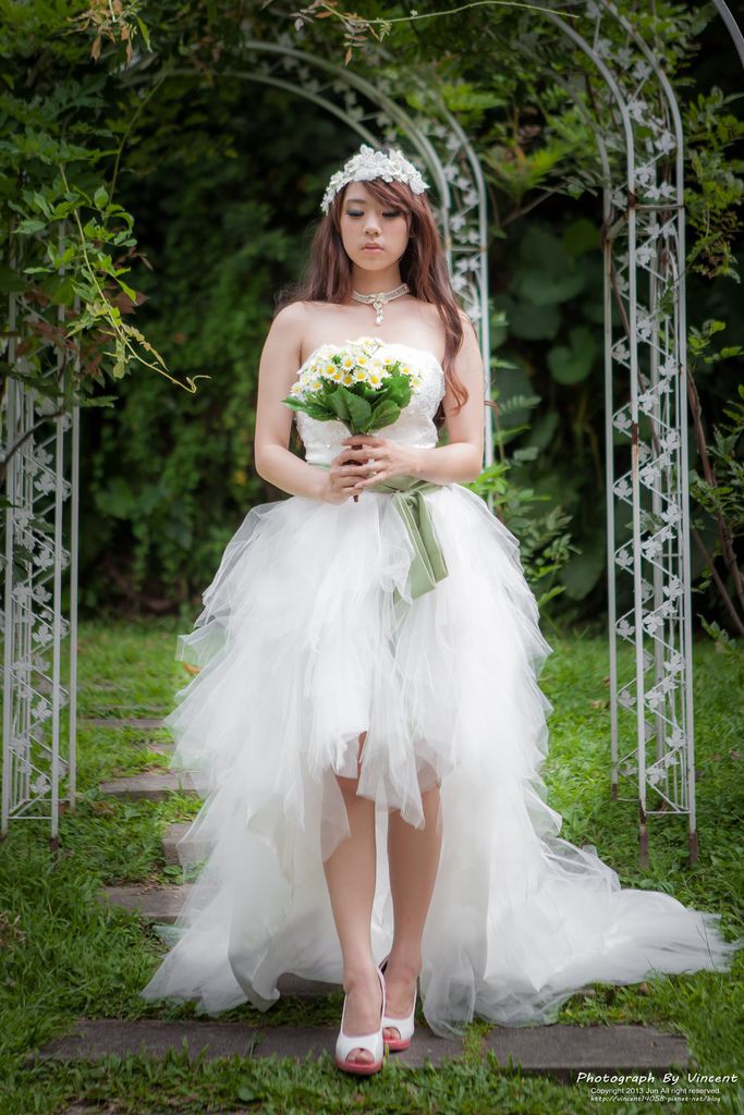 婚紗造型 Make-up: momo hair: apple MD: 娃娃 Photography: Vincent lee