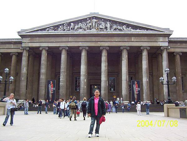 有名的大英博物館--唯一的出入口竟然那麼小