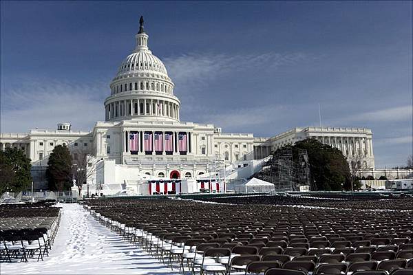 capitol-building-inauguration-bleachers.jpg