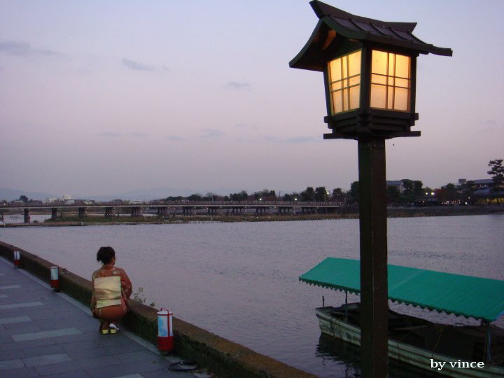 嵐山 橋與夜燈