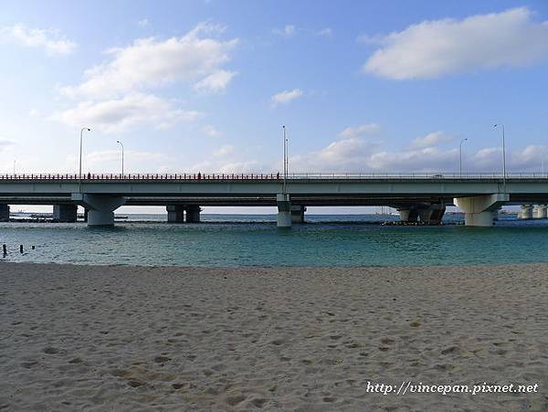 波之上海灘 高架橋