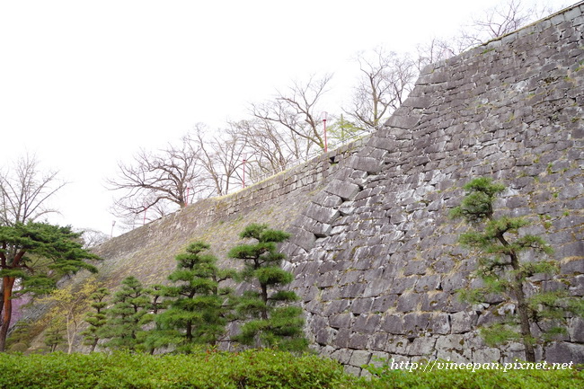 花崗岩石牆1