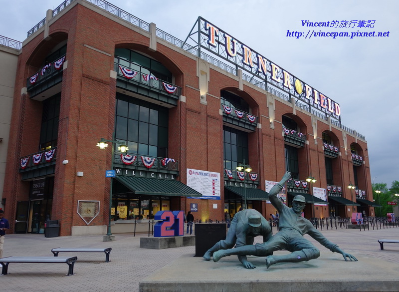 Turner Field 雕像